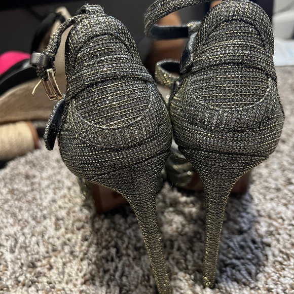 MK statement heels - 8.5 - Picture 3 of 4